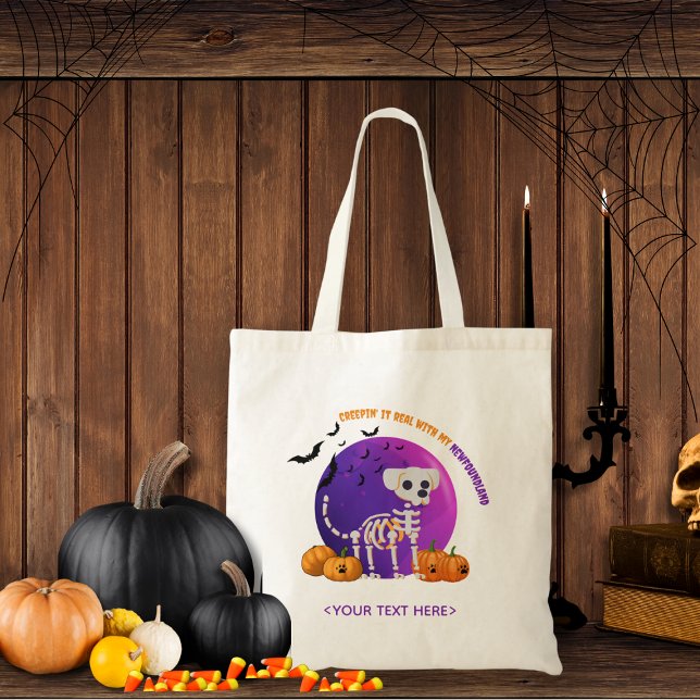 Halloween Bus eller godis Newfoundland Tote Bag Tygkasse (Trick or Treat OR show up to the Halloween party in style. Represent your favorite dog breed!!)