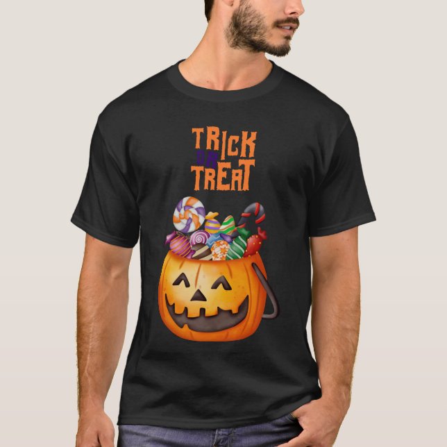 Halloween Bus eller godis Pumpkin Manar T Shirt (Framsida)