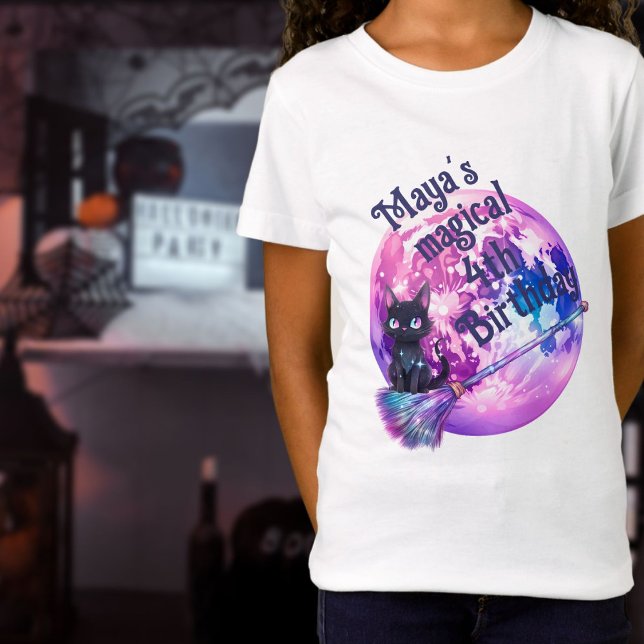 Halloween cat måne och broom rosa lila födelsedag t shirt (Halloween cat magical birthday shirt)