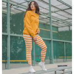 Halloween Chic Orange Vit Snyggt Avgiftsdräkt Leggings<br><div class="desc">Modern, coola, skådespel, chic, snyggt, halloween orange och vit geometrisk zig zag mönster, andningsbar, hand-sydd, kvinnlig fullt mode-workout för yoga gym som kör halloween häxcostume leggings byxor, som sträcker ut för att passa din kropp, hakar i hela högerna ställen, studsar tillbaka efter tvättande och inte förlorar sin form vid upprepad...</div>