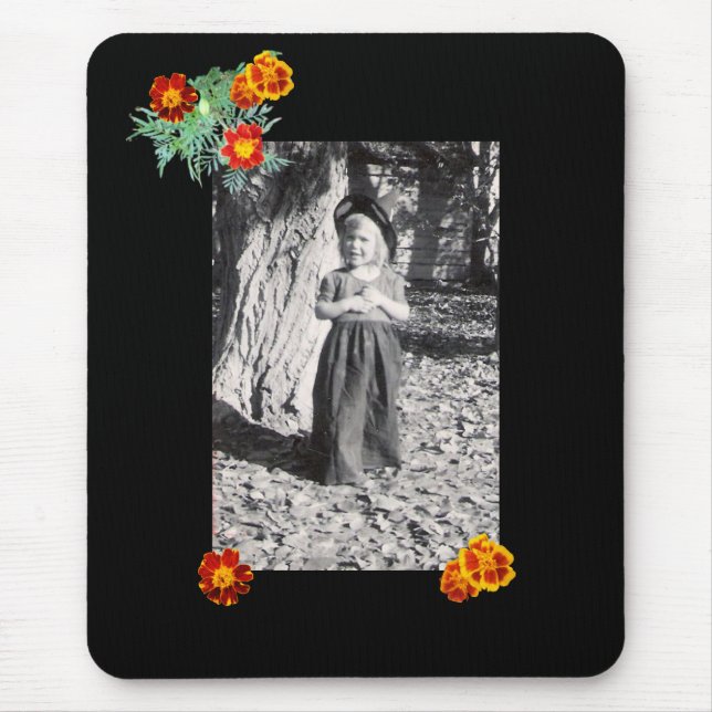 Halloween Costume Photo Marigolds Black Mousepad Musmatta (Framsidan)