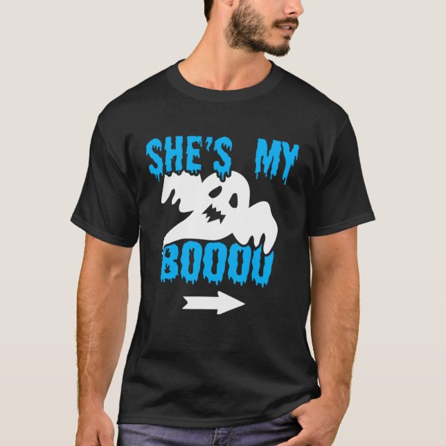 Halloween Couples She s My Boo Ghost T Shirt (Framsida)