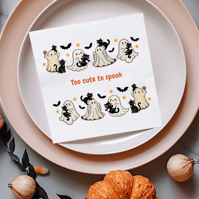 Halloween Cute Funny Spooky Ghost Cat - Fall Party Pappersservett (Halloween Cute Funny Spooky Ghost Cat - Fall Party Napkins on a dinner table with autumn decor.)