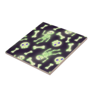Halloween Cute Spooky Glowing Skeleton Bones Skull Kakelplatta