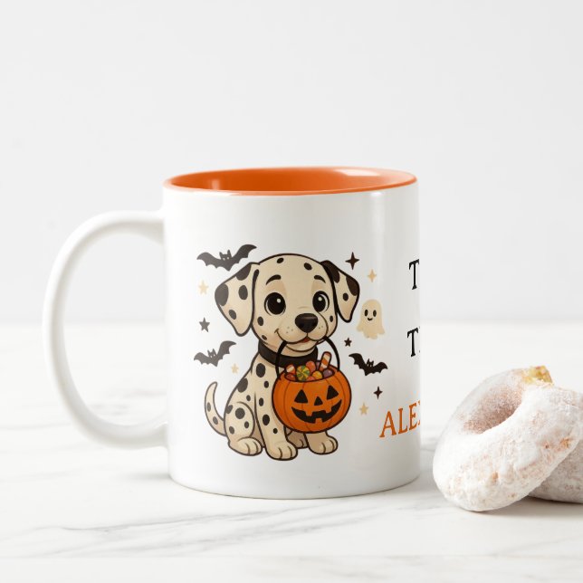 Halloween Dalmatien Hund Bus eller godis Två-Tonad Mugg (Med munk)