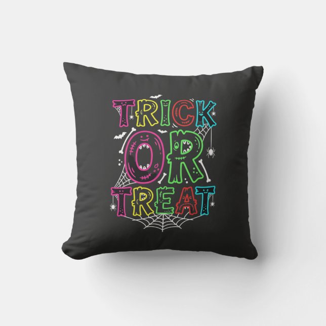 Halloween design med trick or treat spindelnät_1 kudde (Framsida)