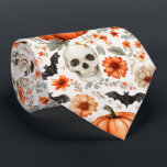 Halloween-Döskallar, blommor och pumpor Slips<br><div class="desc">En charmerande,  handmålad vattenfärg Halloween mönster-slips med pumpor,  döskallar,  fladdermus och höstblommor. Ett underbart helgdag tillbehör till Halloween fest. Kommer att ge en underbar gotsisk blick på en skarp svart skjorta.</div>