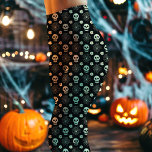 Halloween Döskallar och Flowers Mönster Leggings<br><div class="desc">Gå in i Halloween-andan med de här unika Halloween-Döskallarna och Flowers Mönster Leggings. Med en slående utformning av döskallar och ömtåliga blommor i svart bakgrund ger dessa baljväxter en blandning av perfekt och skönhet. De är bekväma, ansträngande och öga-fångstande och är idealiska för avslappnadens bära, Halloween fest, eller bara för...</div>