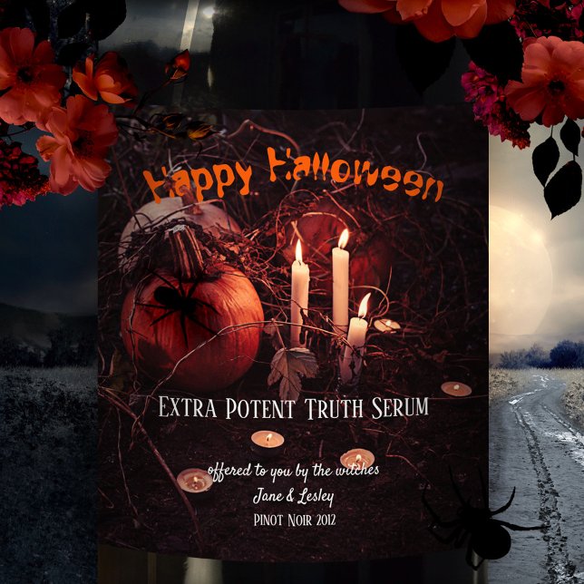Halloween-etikett för Skräm av alternativ Vin Vinflaska Etikett (Halloween wine label featuring a fall forest scene with a pumpkin, candles and big spider)