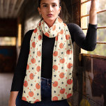 Halloween-fallumpor och stjärnor sjal<br><div class="desc">Fira fallsäsongen med den här söta pumprastern mönster scarf. Med charmerande pumpor och stjärnor på en ljusbakgrund är den här scarfen perfekt för att ge dig en fin pekpenna till vårdrummet på hösten. Den är tillverkad av mjuk, lätt flitig, mångsidig för bära med vilken utrustning som helst. Vare sig du...</div>