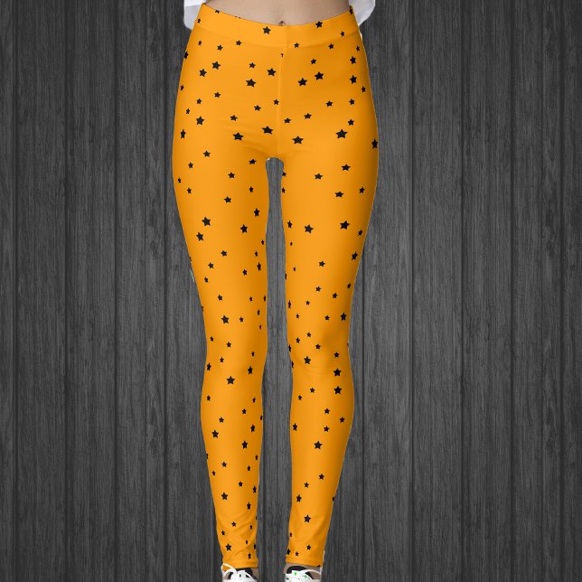 Halloween Färg svarta stjärnor på ljusa Orangar Leggings (Halloween colours of black stars on bright orange celestial womans leggings.)