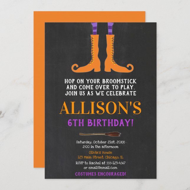 Halloween-flickfödelsedag, häxfot lila orange inbjudningar (Fram/baksida)