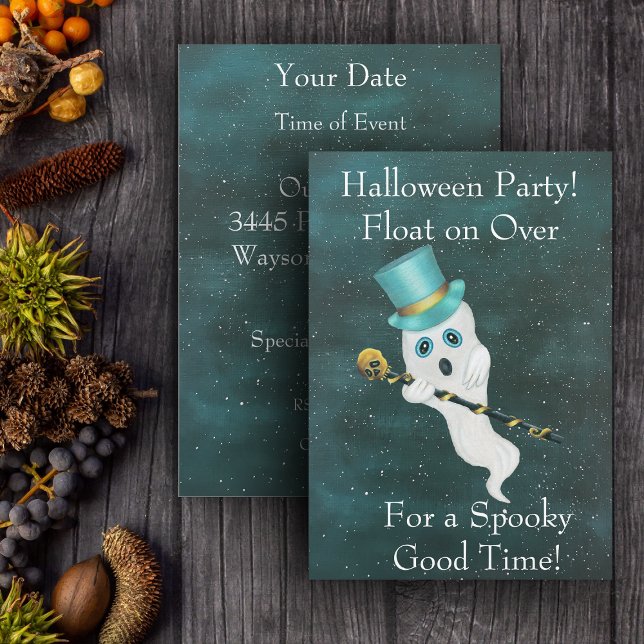 Halloween Flyter Ghost Top hat Skull Käpp Himlar Inbjudningar (Cute silly floating ghost top hat gold skull cane on night sky Halloween party invitations.)