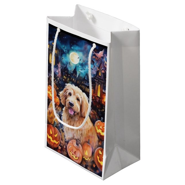 Halloween Goldendoodle med pumpor Scary (Framsidan Vinklad)