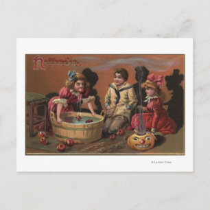 Halloween GreetingBobbing for Apples #2 Vykort