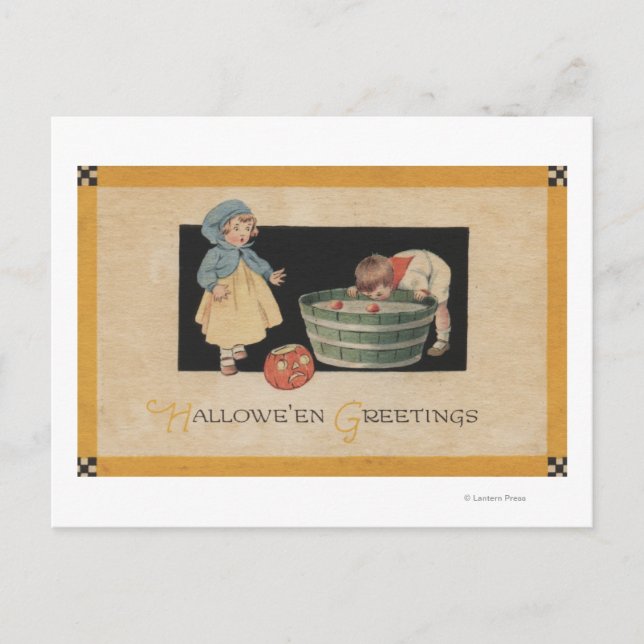 Halloween GreetingBobbing for Apples Vykort (Framsida)