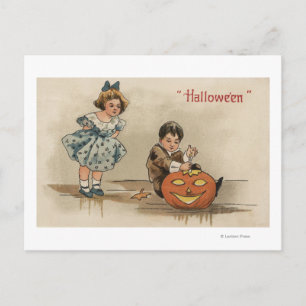 Halloween GreetingCarving Pumpkin Vykort