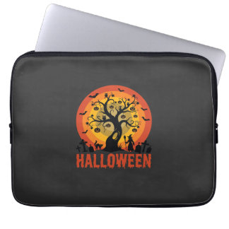 Halloween Haunted Tree Witch and Black Cats Laptop Fodral