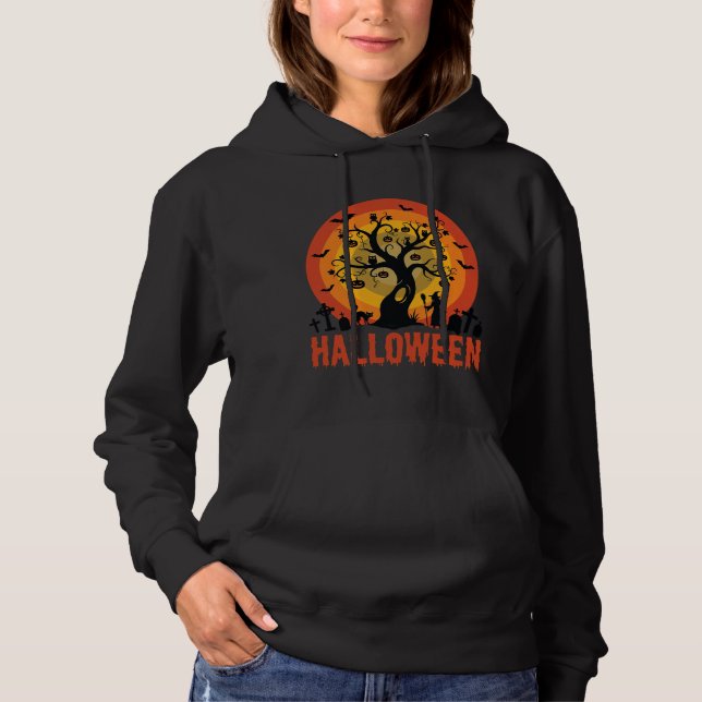 Halloween Haunted Tree Witch and Black Cats T Shirt (Framsida)