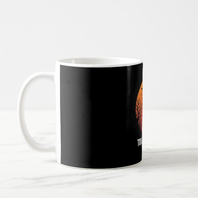 Halloween-häxa flygande natt grafisk design_1 kaffemugg (Vänster)