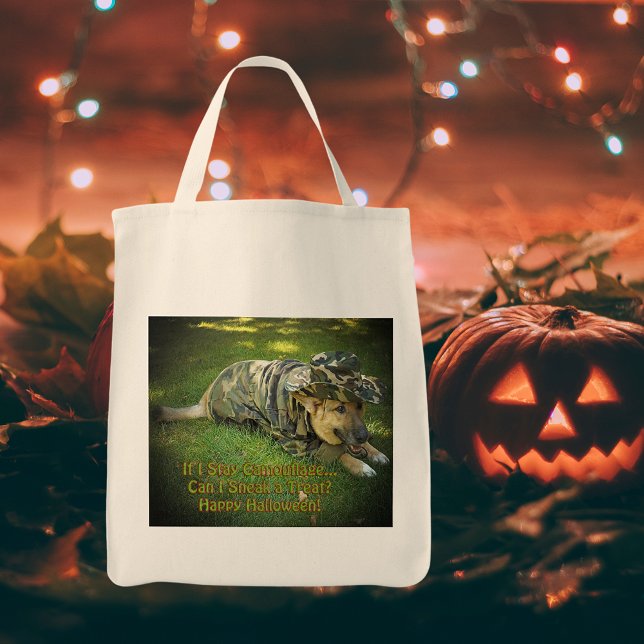 Halloween Hund i Camouflage Tygkasse (Halloween Dog in Camouflage Tote Bag)
