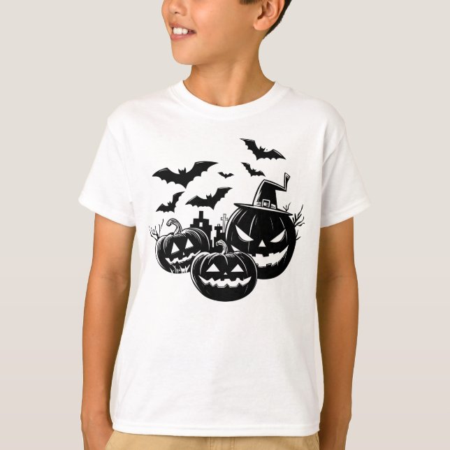 Halloween in black and white t shirt (Framsida)