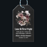 Halloween Kärlek vid första högerdelens Möhippa Presentetikett<br><div class="desc">Förbättra dina möhippor med våra "Kärlek Vid First Fright"-märkre, med en fängslande Halloween-design. Perfekt för ett gotiskt eller Halloween-temat firande, lägger dessa märkre till en skokig, men snyggt vid dina favoriter och presenter. Oavsett om dessa märkre är fästa vid påsar, lådor eller mattor, så fyller de den rena elegansen i...</div>