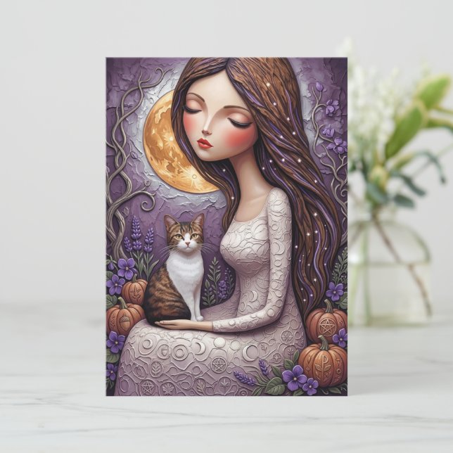 Halloween-kort med fantasifull häxa och katt under kort (Stående Fram)