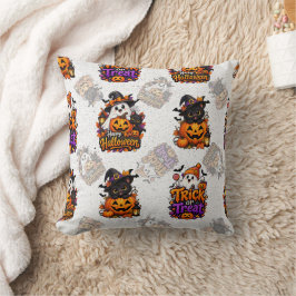 Halloween-kudde med spöke och texten 'Trick or Tre Kudde