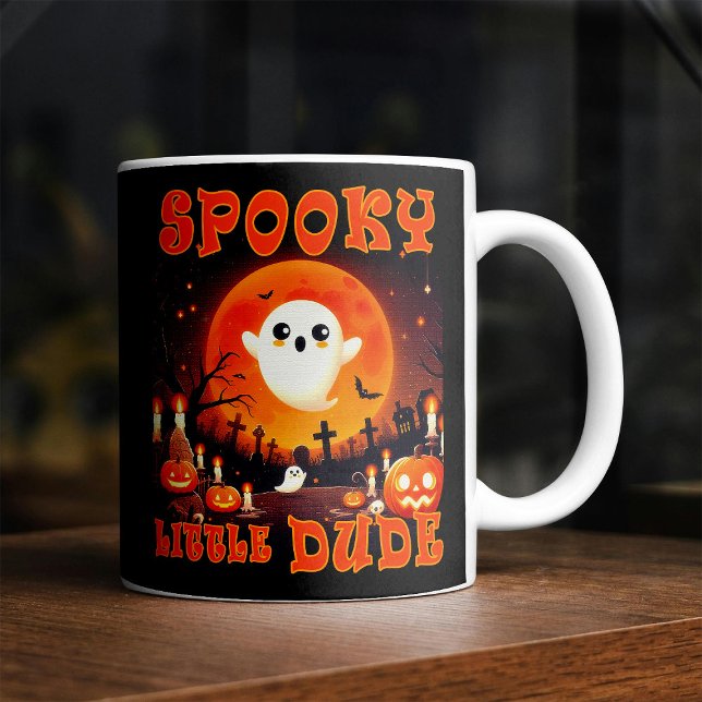 Halloween-kyrkogård med söt Ghost och jätten måne Kaffemugg (Skapare uppladdad)
