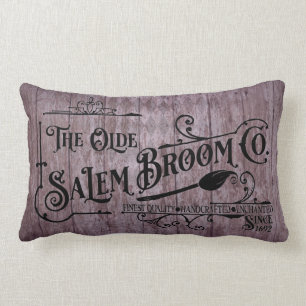 Halloween Lila Grunge Gothic Salem Broom Company Lumbarkudde