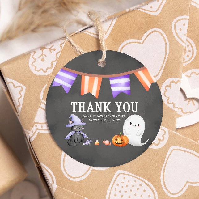 Halloween Little Boo Ghost Baby Shower Round Gåvor Etiketter (Halloween A Little Boo is Almost Due Ghost Baby Shower Round Favor Tags)
