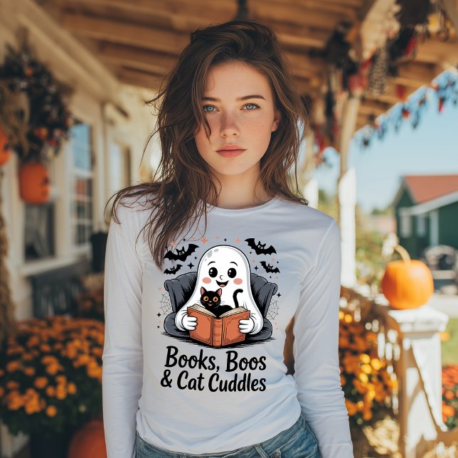 Halloween med böcker, bu & kattrusningar t shirt (Skapare uppladdad)
