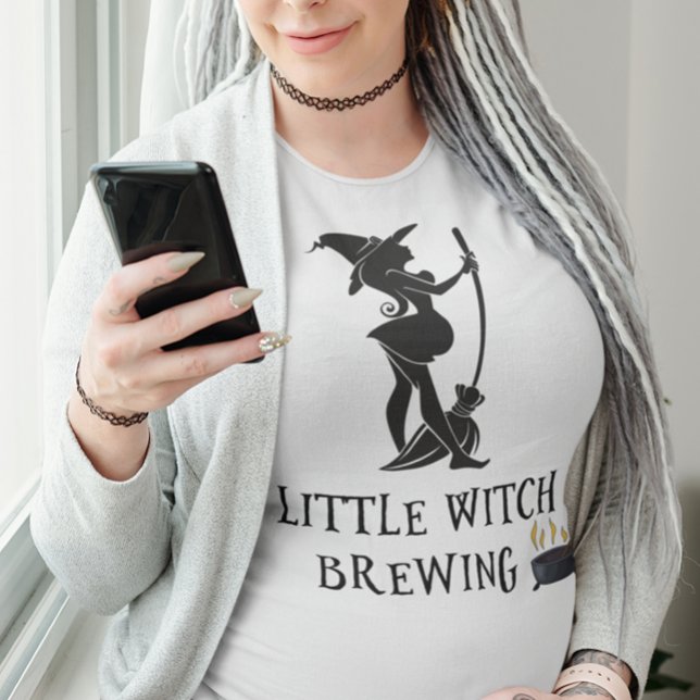 Halloween Moderskap Witch Brewing Pregnant T Shirt (Skapare uppladdad)