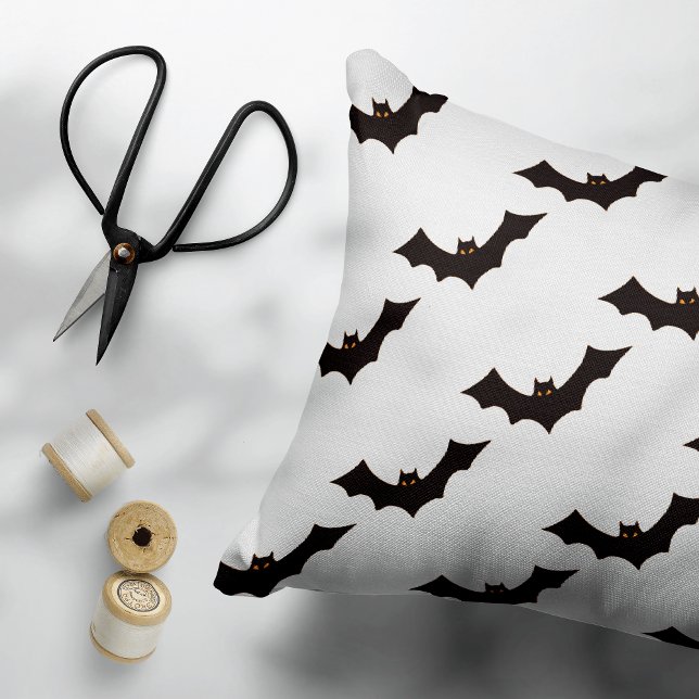 Halloween, Mönster i Fladdermus, Bus eller godis,  Prydnadskudde (Skapare uppladdad)