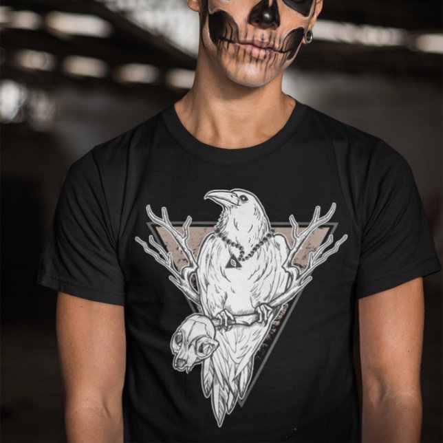 Halloween-Mörkens Kråka med Illuminati-kedjan - go T Shirt (Skapare uppladdad)