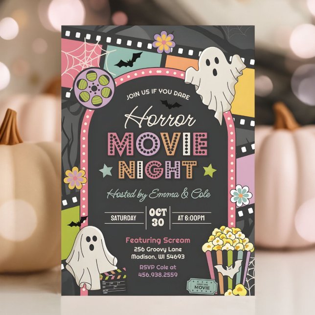 Halloween Movie Night Party Groovy-inbjudan Inbjudningar (Skapare uppladdad)