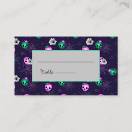 Halloween nära rosa och grönt döskallar med glätta placeringskort