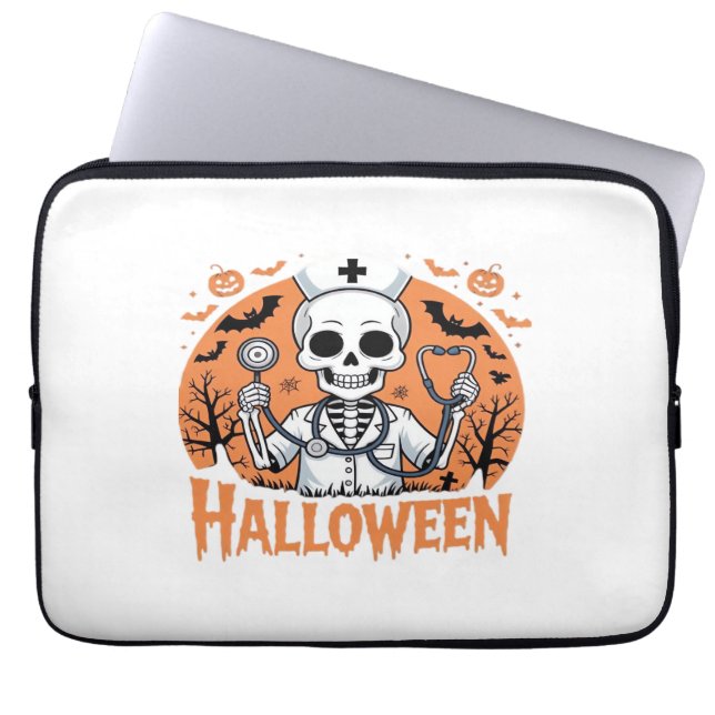 Halloween Nurse skeleton Essential T-Shirt_1 Laptop Fodral (Framsidan)