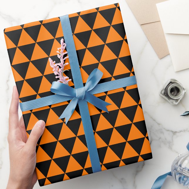 Halloween Orange Black Modern Birthday Anpassnings Presentpapper (Halloween Orange Black Modern Birthday Custom Text Wrapping Paper)