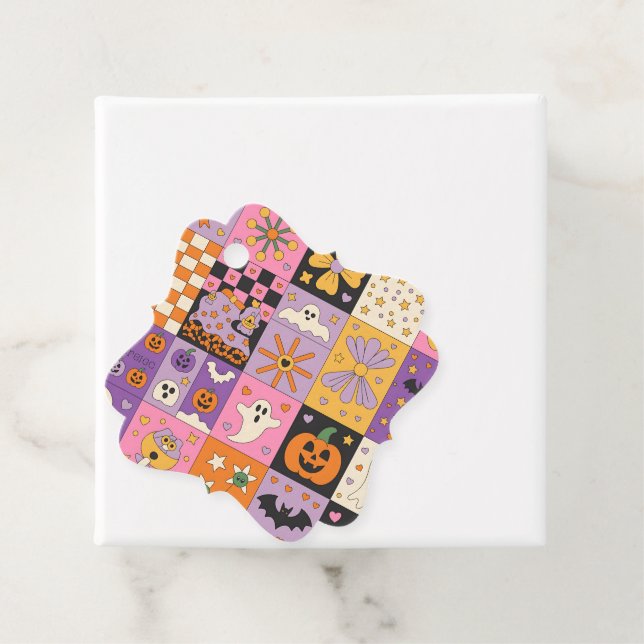Halloween Patchwork Mönster - Festive Squares med Gåvor Etiketter (På plats)