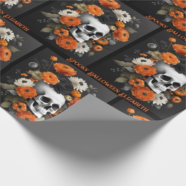 Halloween Personalize Namn Gothic Skull & Flowers Presentpapper (Hörn)
