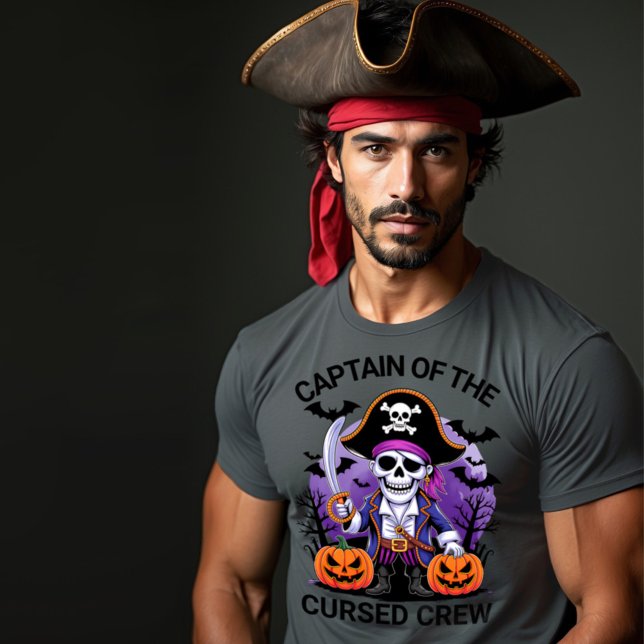 Halloween Pirat kapten över den förbannade besättn T Shirt (Skapare uppladdad)