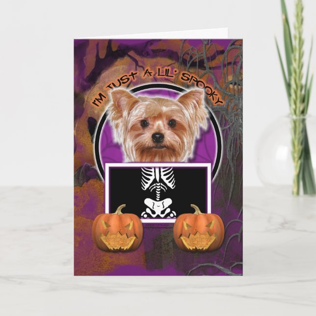 Halloween - precis en spöklika Lil - Yorkie Kort (Framsida)