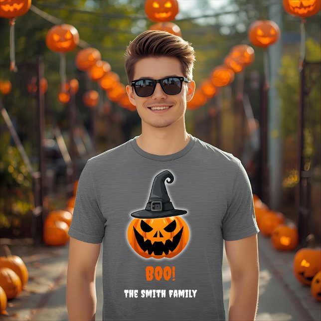 Halloween-pumpa “BOO!” – Personligt namn T Shirt (Skapare uppladdad)