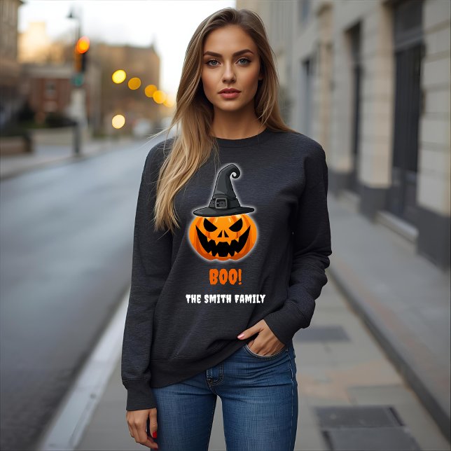 Halloween Pumpkin "BOO" - Personlig Namn! T Shirt (Skapare uppladdad)