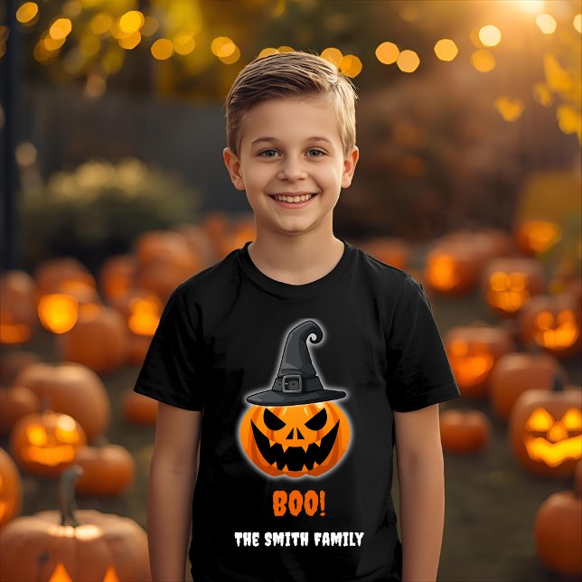 Halloween Pumpkin "BOO" - Personlig Namn! T Shirt (Skapare uppladdad)