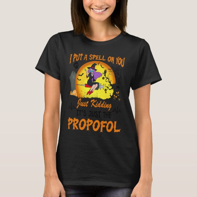Halloween Quarantine Witch... Jag lägger en spell  T Shirt (Framsida)