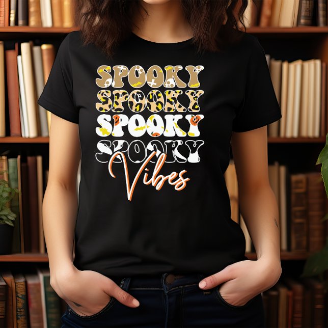 HALLOWEEN RETRO GROOVY SPOOKY VIBES T SHIRT (Skapare uppladdad)