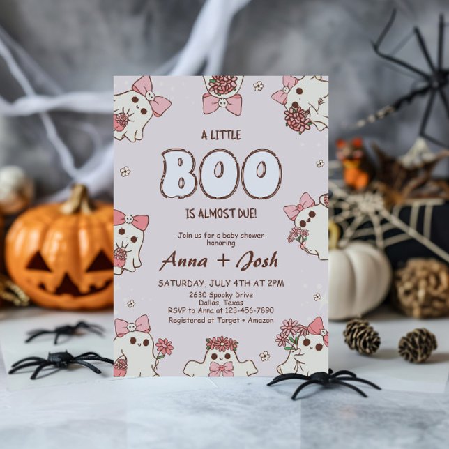 Halloween-Rosa en liten boo är en barnstödsmaskin Inbjudningar (Skapare uppladdad)